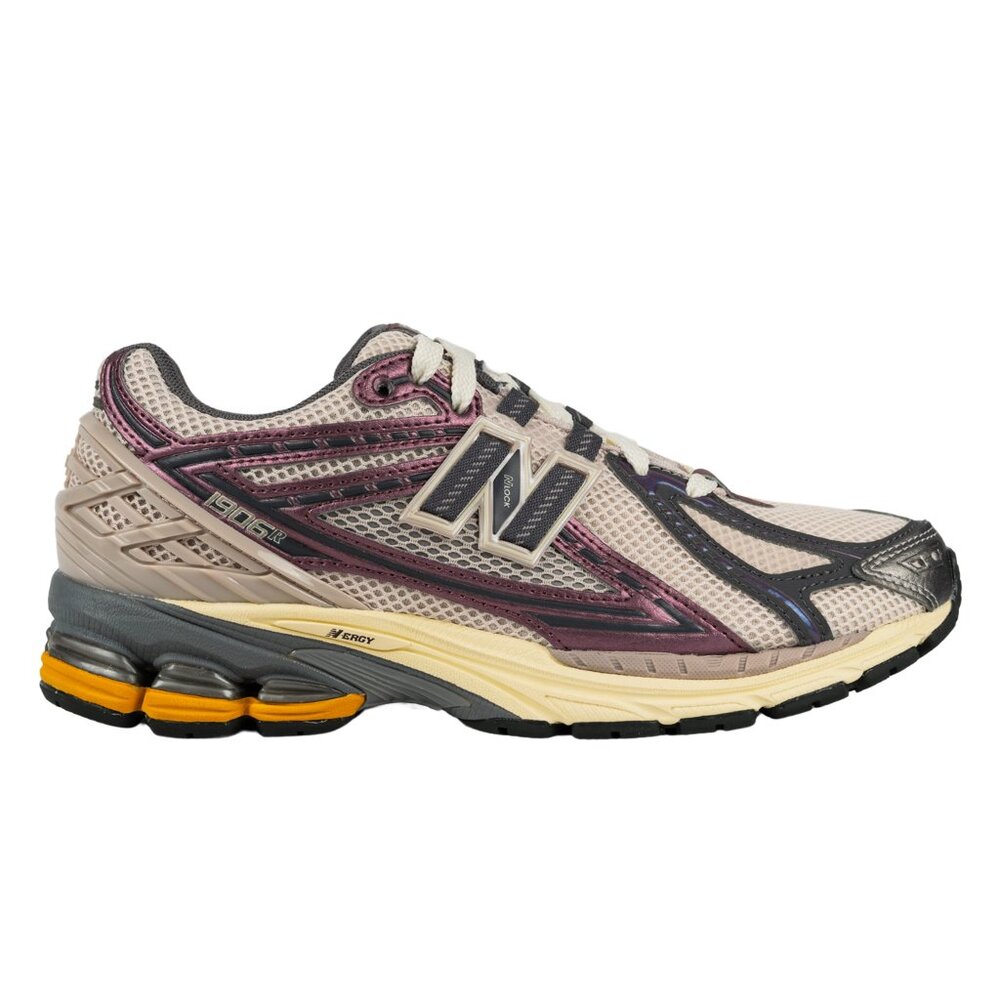 New Balance 1906R in Moon/Licorice